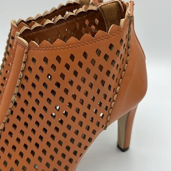 Pierre Dumas Lattice Suede Tan Ankle Heel with Peep Toe 7.5 B69 - Picture 3 of 11